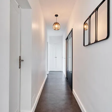 Parenthese Chic & Spacieuse A - 4 Chambre, Balcon, Calme & Parking Gratuit アパート