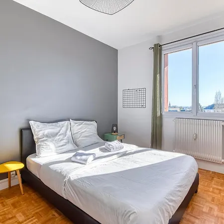 Grand 125m2 - Ventilation & Fraicheur - Balcon & Parking Gratuit Lägenhet *