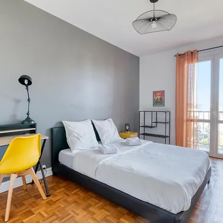 Apartment Le Super 8 - Free Parking, Balcony, 100m2, Wi-fi Angers
