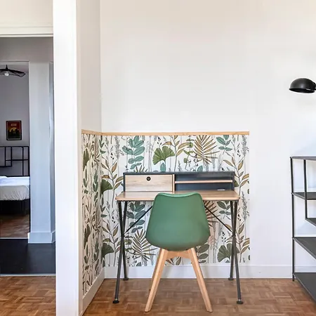 Grand 125m2 - Ventilation & Fraicheur - Balcon & Parking Gratuit Lägenhet *