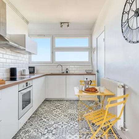 Grand 125m2 - Ventilation & Fraicheur - Balcon & Parking Gratuit
