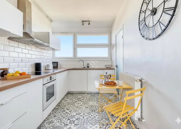 Ps4 Pour Longs Séjours - Parenthèse Chic&spacieuse à - 4 Chambres, Balcon, Parking Gratuit